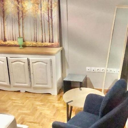 Economy Shared Apartment D In Central Атина Екстериор снимка