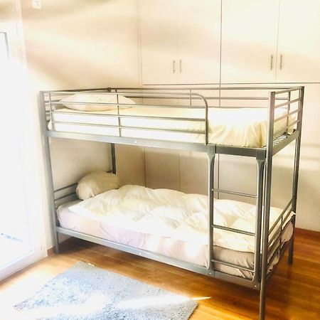 Economy Shared Apartment D In Central Атина Екстериор снимка
