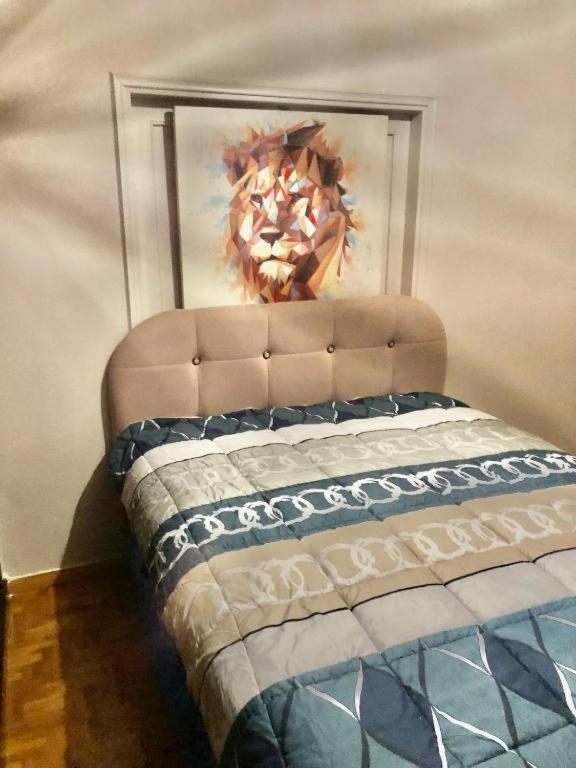 Economy Shared Apartment D In Central Атина Екстериор снимка