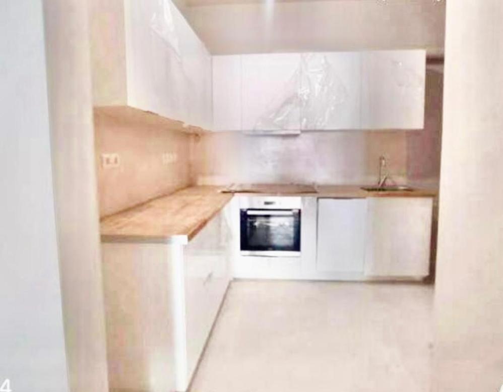 Economy Shared Apartment D In Central Атина Екстериор снимка