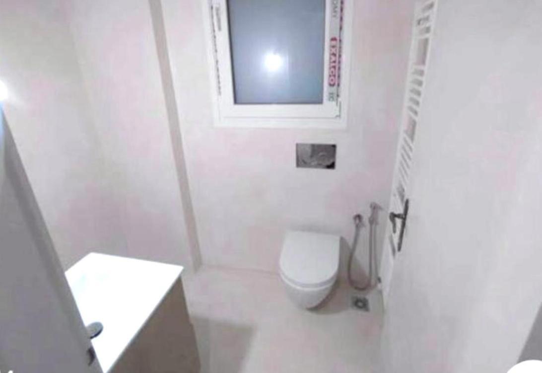 Economy Shared Apartment D In Central Атина Екстериор снимка