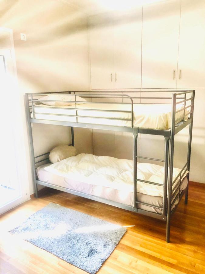 Economy Shared Apartment D In Central Атина Екстериор снимка